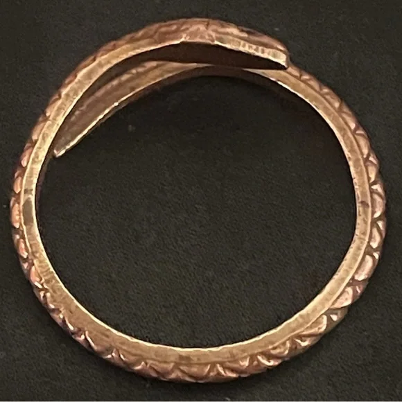 Very detailed solid copper snake ring and snake pattern earrings - Picture 4 of 11